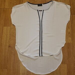 ASTR cream high low cold shoulder top sz small